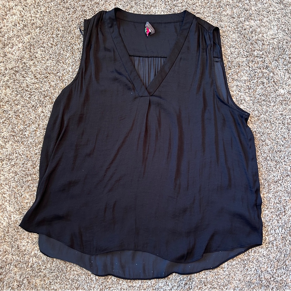 Vince Camuto V Neck Blouse - Picture 2 of 5